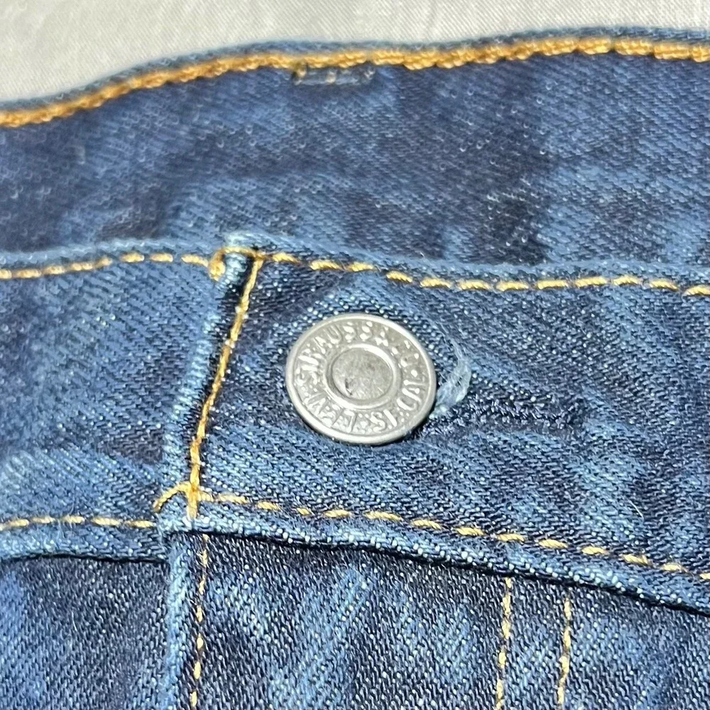 Levis 505 Regular Fit Straight Leg Jeans Mens 42x32 Medium Wash Blue 00505-0216